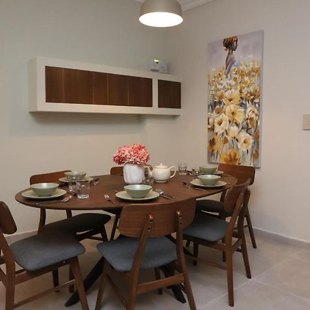 Lovely Holiday Home Next To Bus Terminus 세인트폴스베이 외부 사진