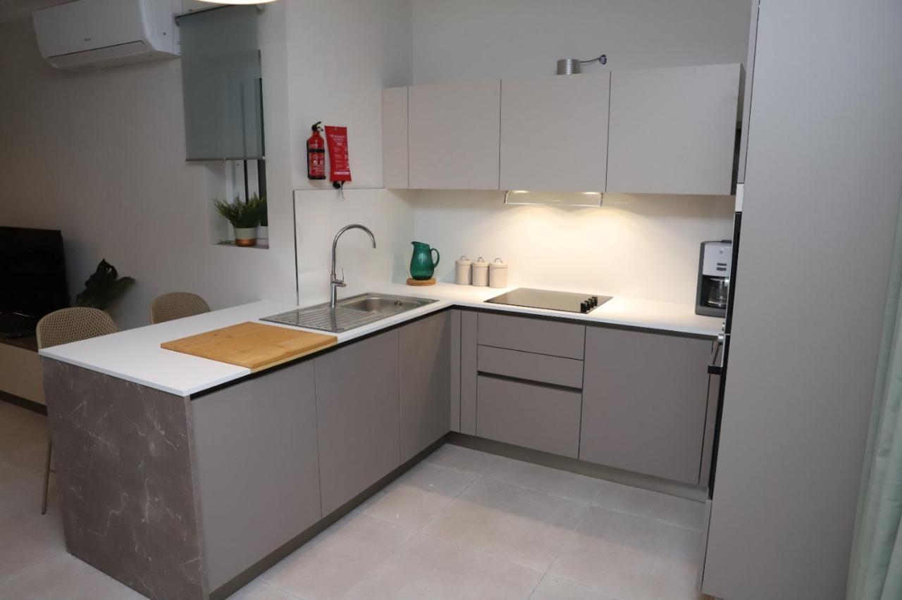 Lovely Holiday Home Next To Bus Terminus 세인트폴스베이 외부 사진