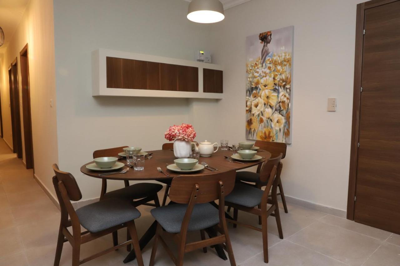 Lovely Holiday Home Next To Bus Terminus 세인트폴스베이 외부 사진